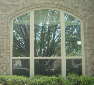 Simonton makes several lines of windows.  This is one of many.