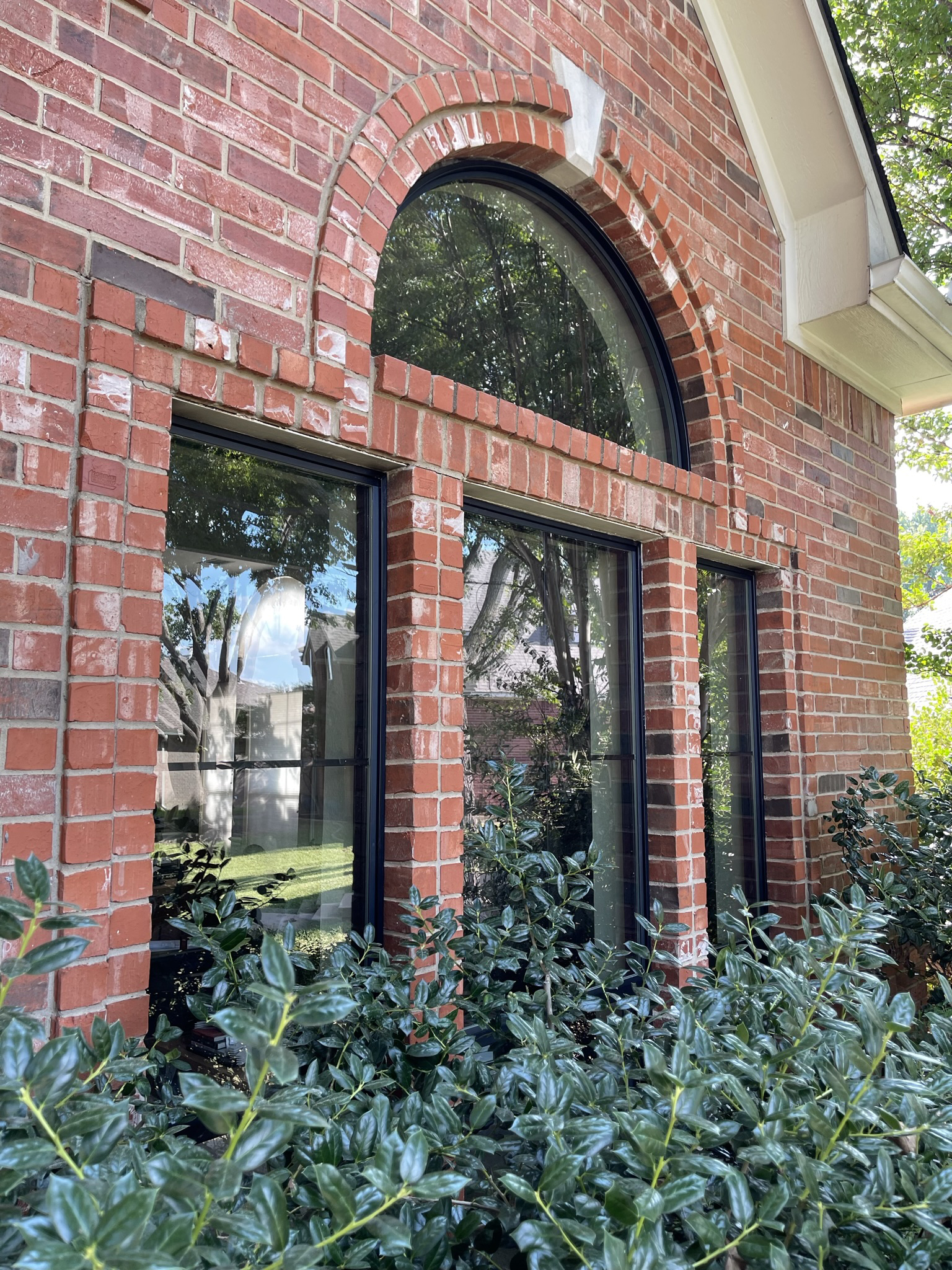 Black windows are a design favorite for remodelers and builders alike.  These AMSCO VINYL WINDOWS in black are sleek and beautiful and one of our favorites.