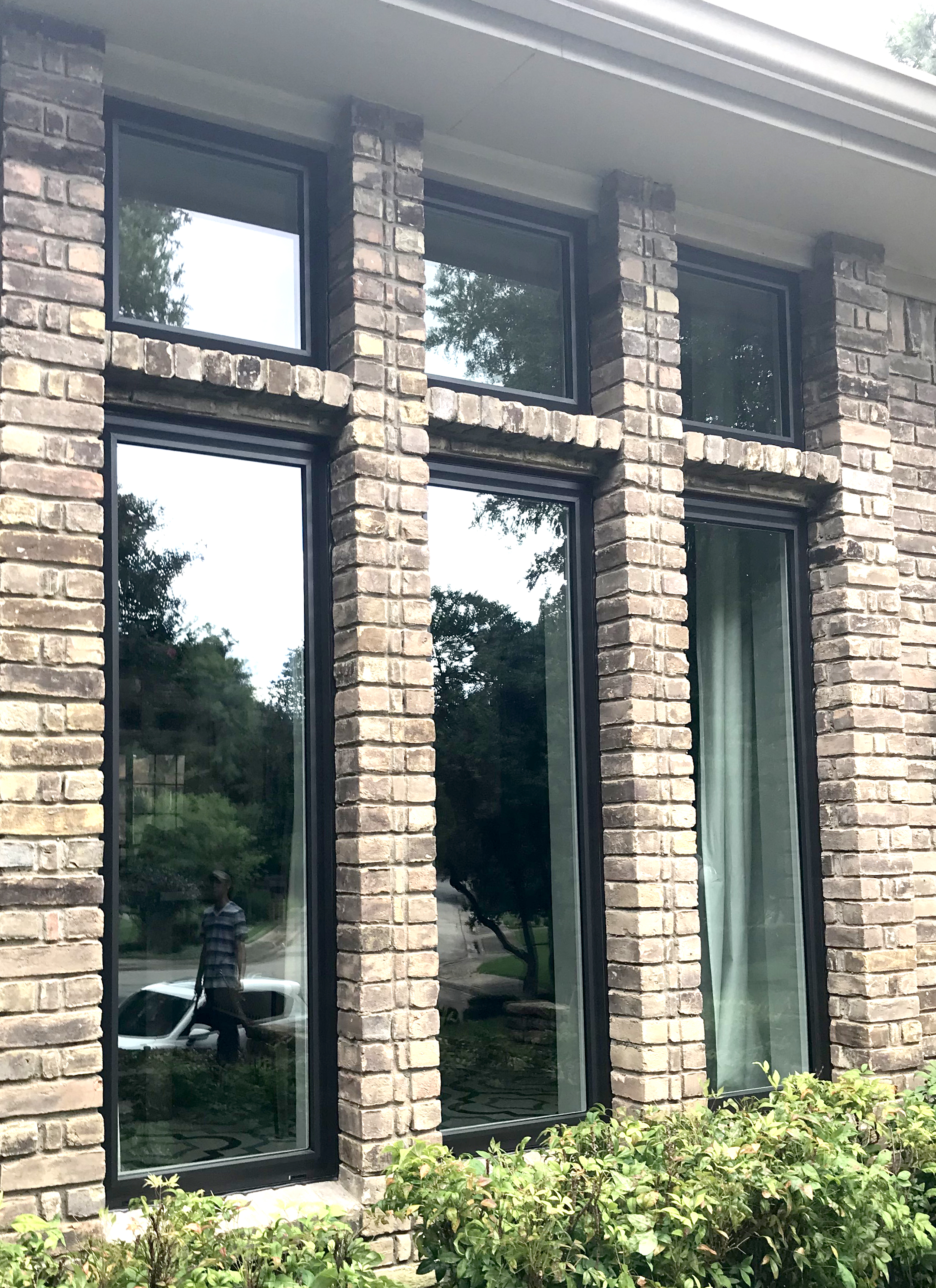 Bronze Replacement Windows in Dallas come in Wood, Aluminum and Vinyl